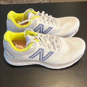 New Balance Running Corse White Sneakers with Yellow Lining and Blue Logo